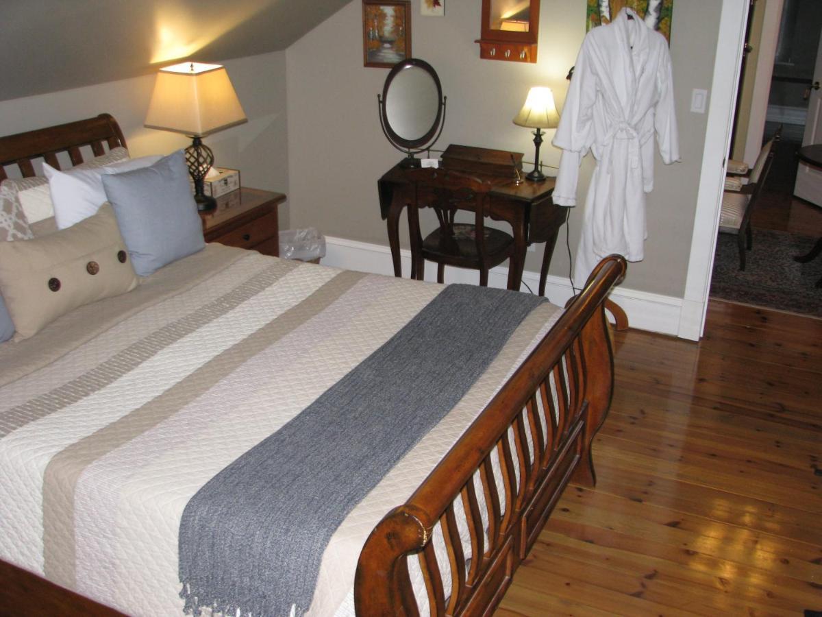 Clyde Hall Bed And Breakfast Lanark Exterior photo