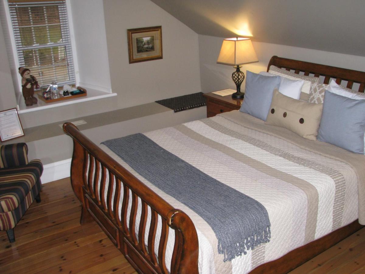 Clyde Hall Bed And Breakfast Lanark Exterior photo
